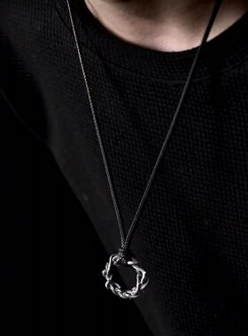 项链男荆棘吊坠简约皮革欧美百搭嘻哈配饰女复古朋克新款饰品