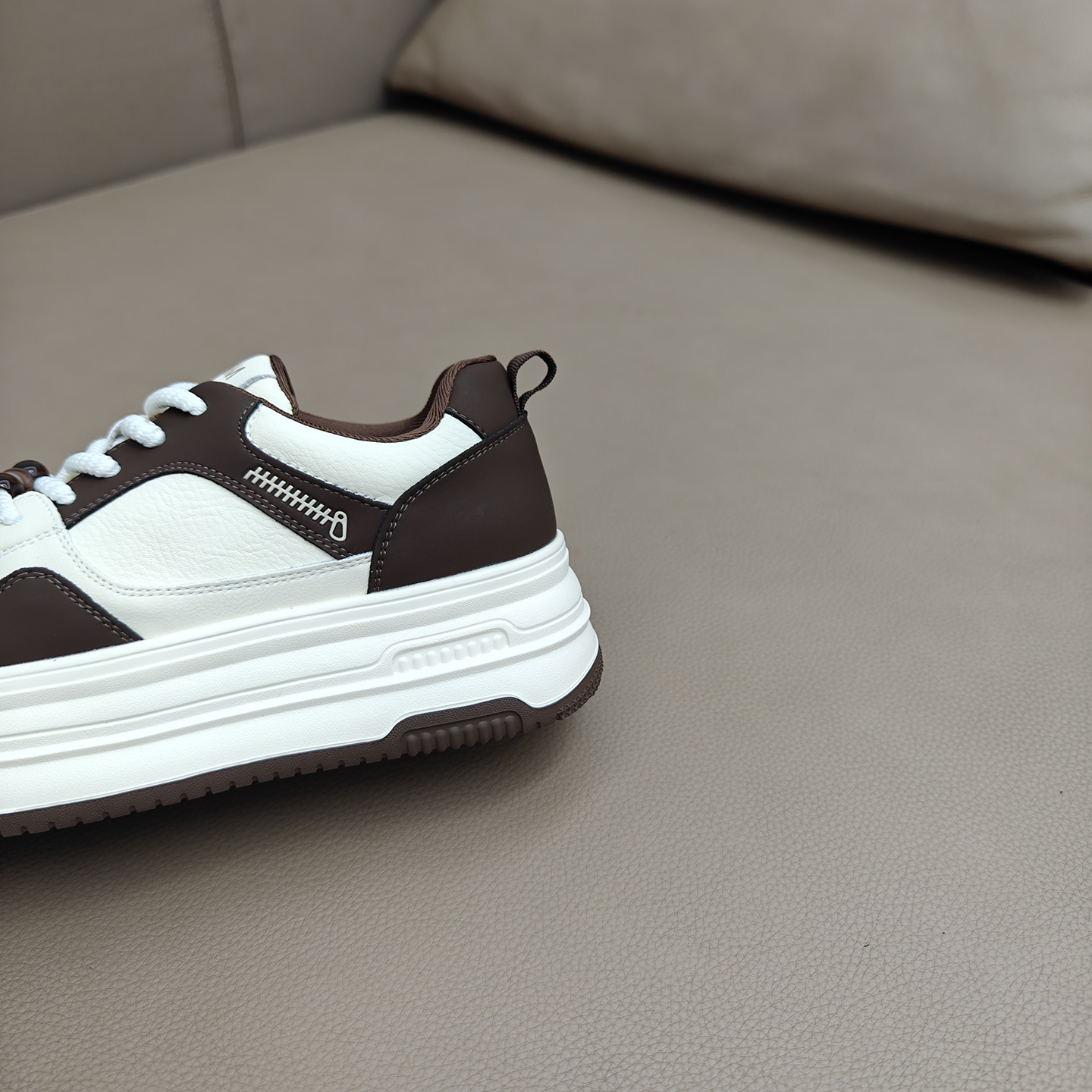 真皮小白鞋女增高小个子2025秋季新款轻便百搭厚底板鞋休闲运动鞋 - 图2