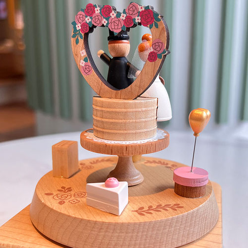 森活木质有趣音乐盒老婆生日八音盒新娘闺蜜结婚纪念品礼物送新人 - 图1