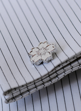 铜材质樱花设计法式袖扣