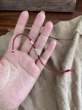 「好运锦鲤」原创925银小鱼红绳纯银手链女马年本命年手绳编织绳