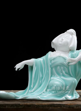 中式风家居客厅仕女人物艺术品