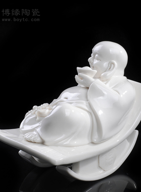 可爱风陶瓷办公桌橱柜摆件工艺品