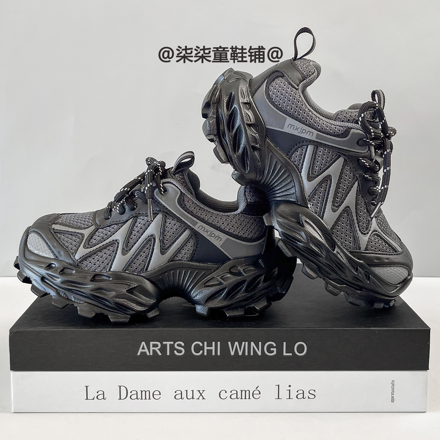 新款儿童户外运动鞋2025秋冬季女童轻便百搭老爹鞋男童防滑跑步鞋 - 图1