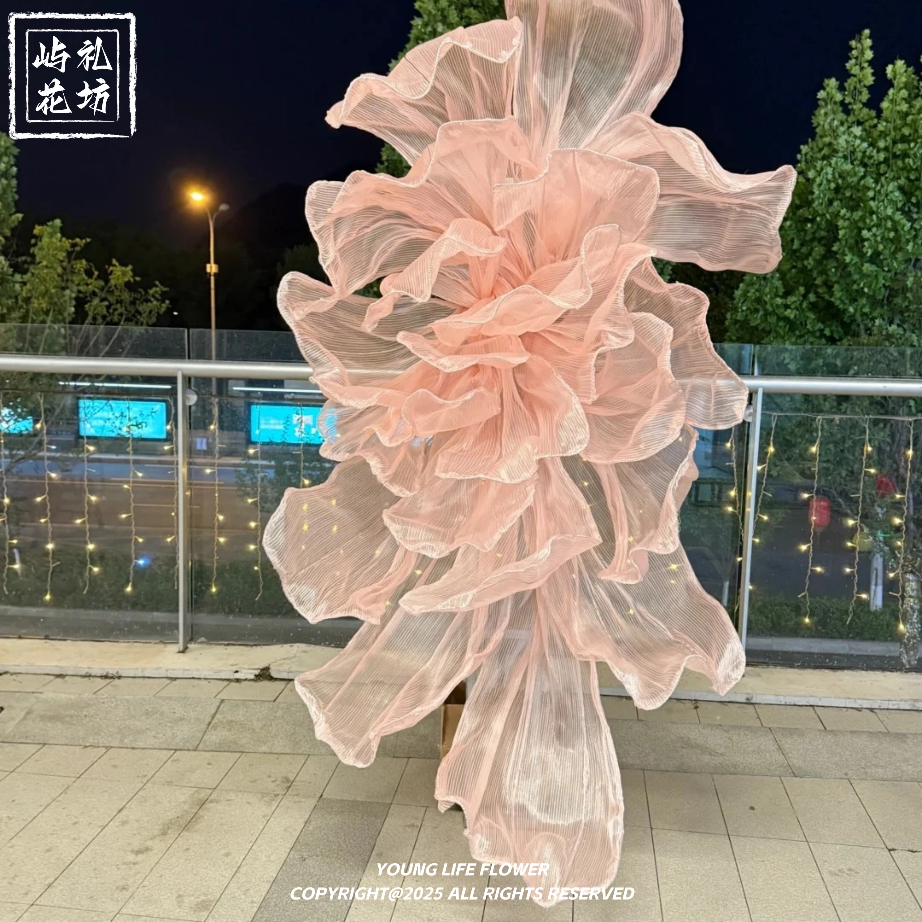 粉色婚庆装饰巨型花艺真丝欧根纱丝网大型婚礼背景橱窗道具 - 图3