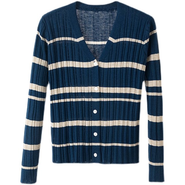 2022 Early autumn new European goods slim -fitting thin striped stripes V -neck sweater female spring and autumn with thin jacket tide