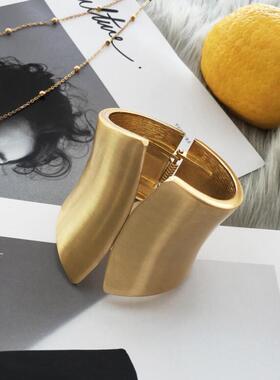 欧美高级感金色宽面ins潮人手镯