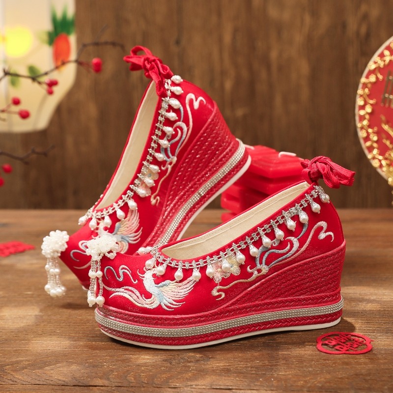 中式秀禾婚鞋女冬季厚底结婚增高汉服鞋子坡跟红色绣花鞋古风布鞋,淘宝优惠券,粉丝福利购,淘宝优惠卷