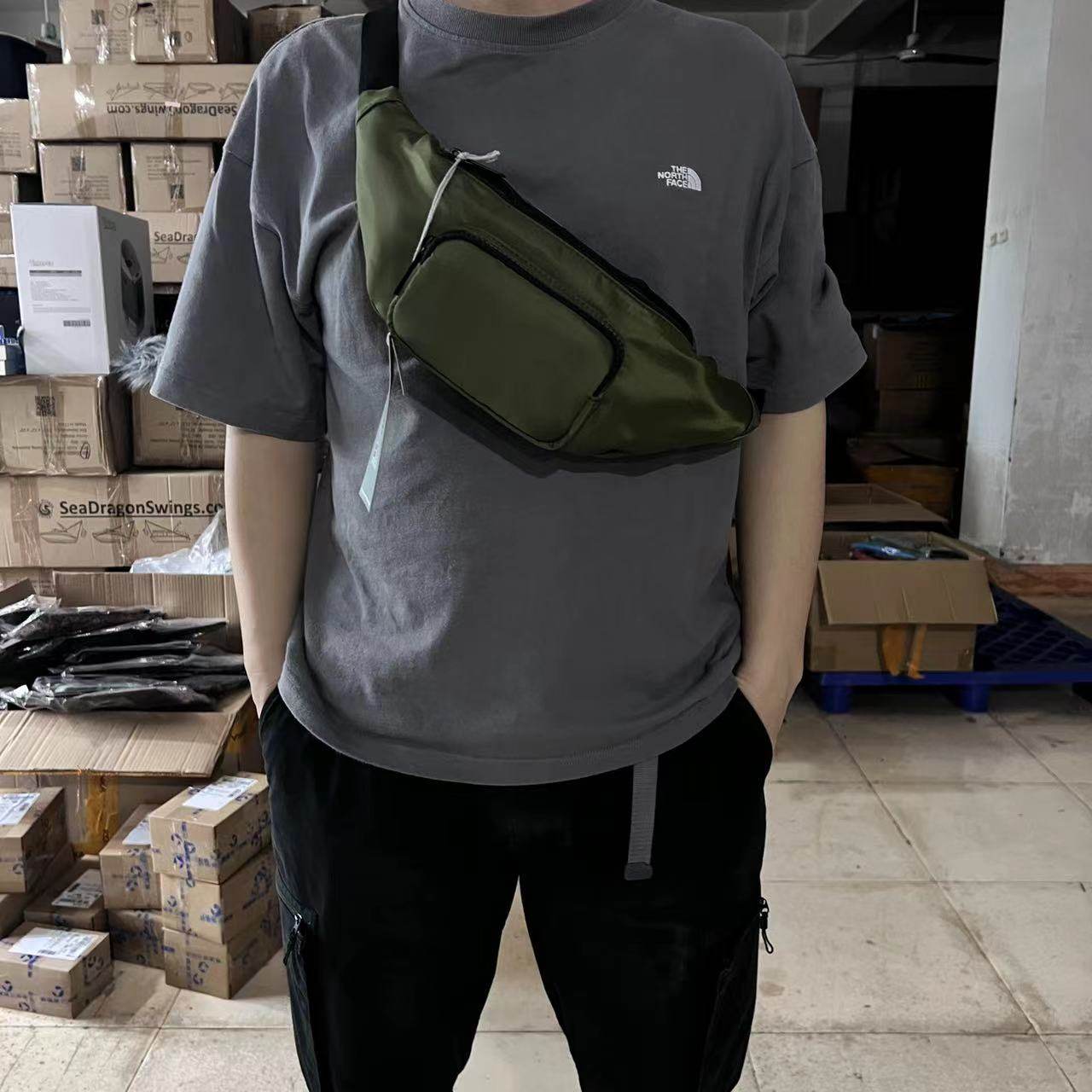 帅到没朋友！出英国军绿色腰包胸包时尚机能休闲包户外运动手机包,淘宝优惠券,粉丝福利购,淘宝优惠卷