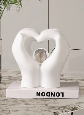 创意爱心比心摆件树脂工艺品