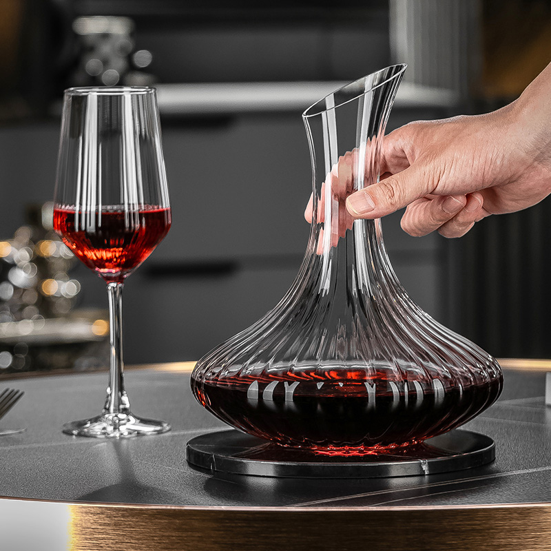 Gnas glass decanter