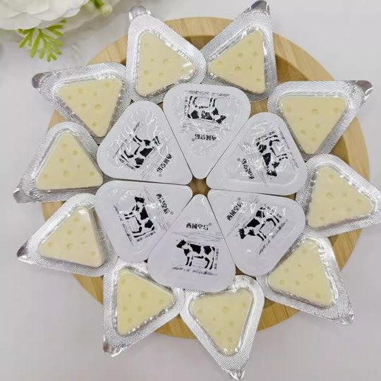 顺丰包邮西域皇后三角芝士奶块再制奶酪500g新疆特产儿童小零食