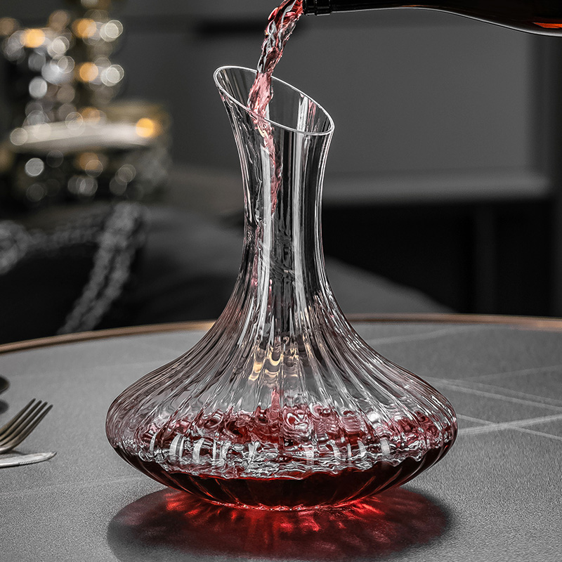 Gnas glass decanter