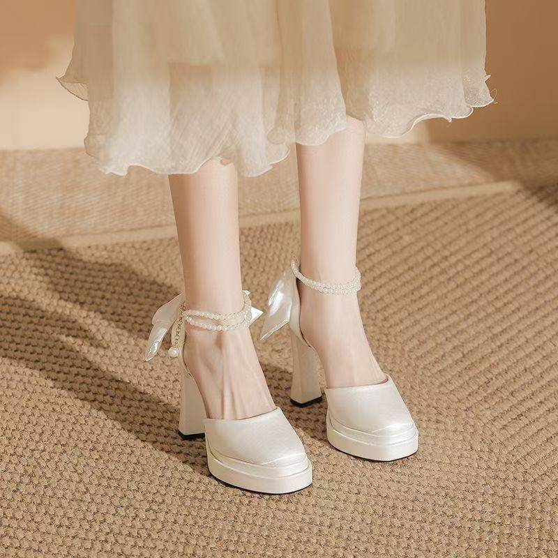 仙女粗跟绸缎婚鞋新娘鞋一字带复古大码单鞋法式珍珠防水台高跟鞋,淘宝优惠券,粉丝福利购,淘宝优惠卷