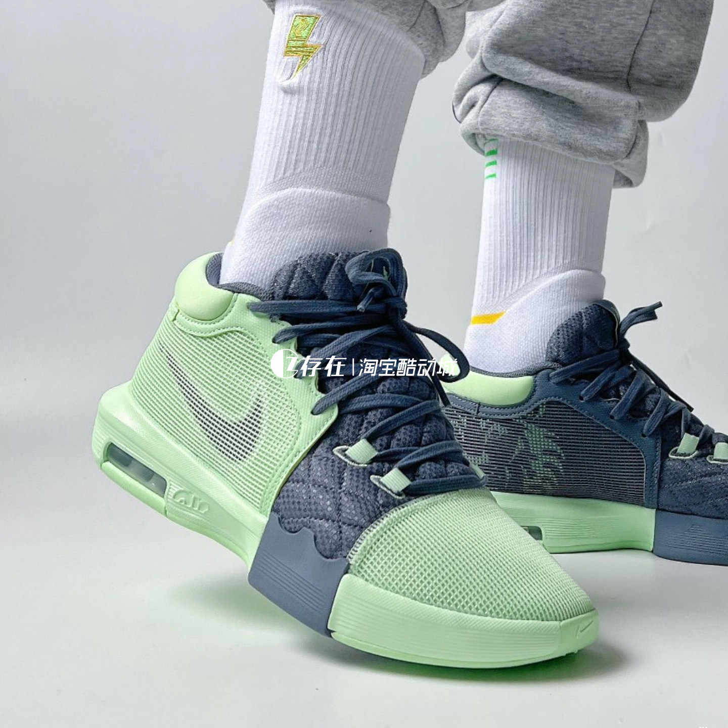 Nike/耐克 LeBron Witness 8詹姆斯男子轻便实战篮球鞋FB2237-003 - 图1