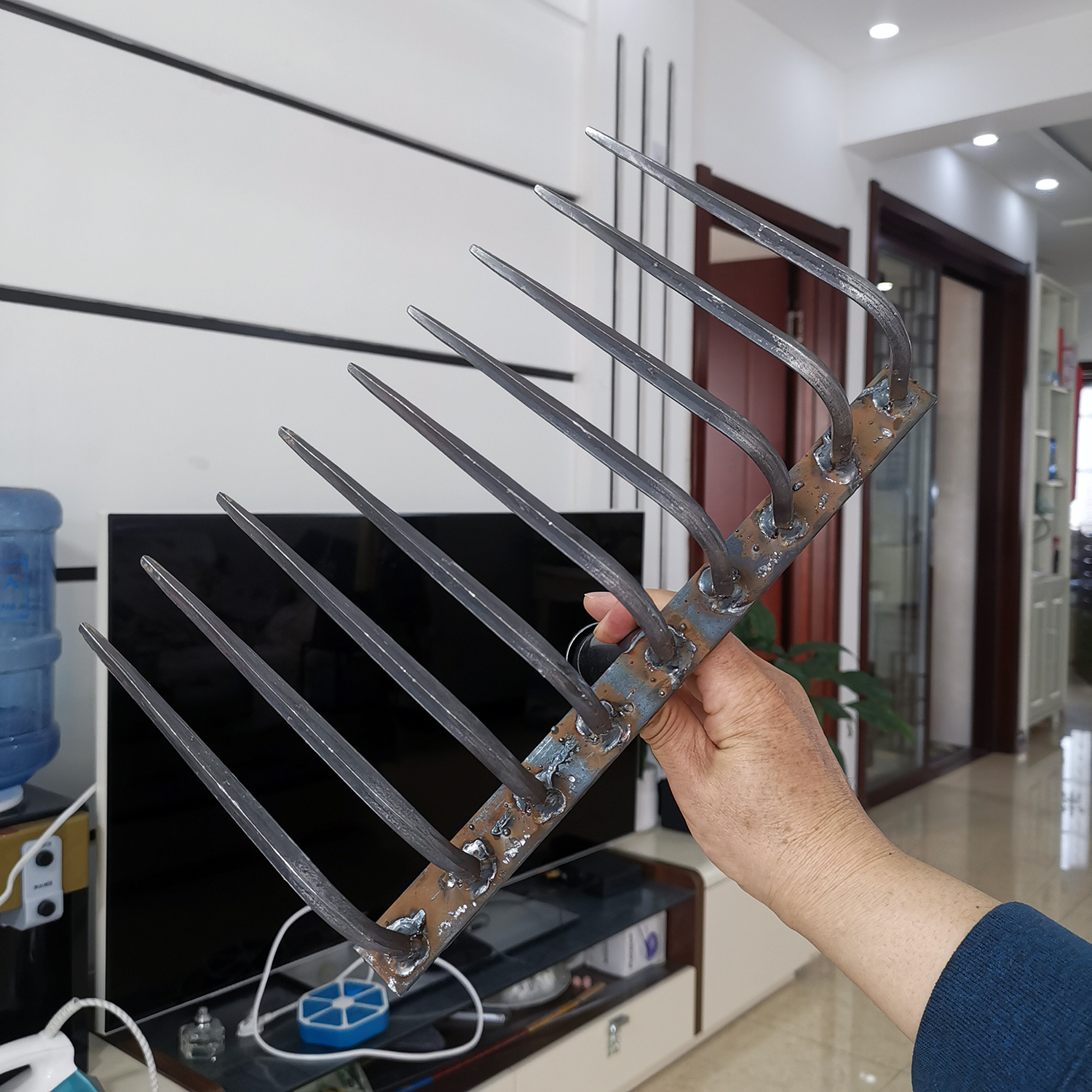 九弯齿钉耙松土耙子翻地清理杂草平整田地打理菜园锄头锰钢农具 - 图1