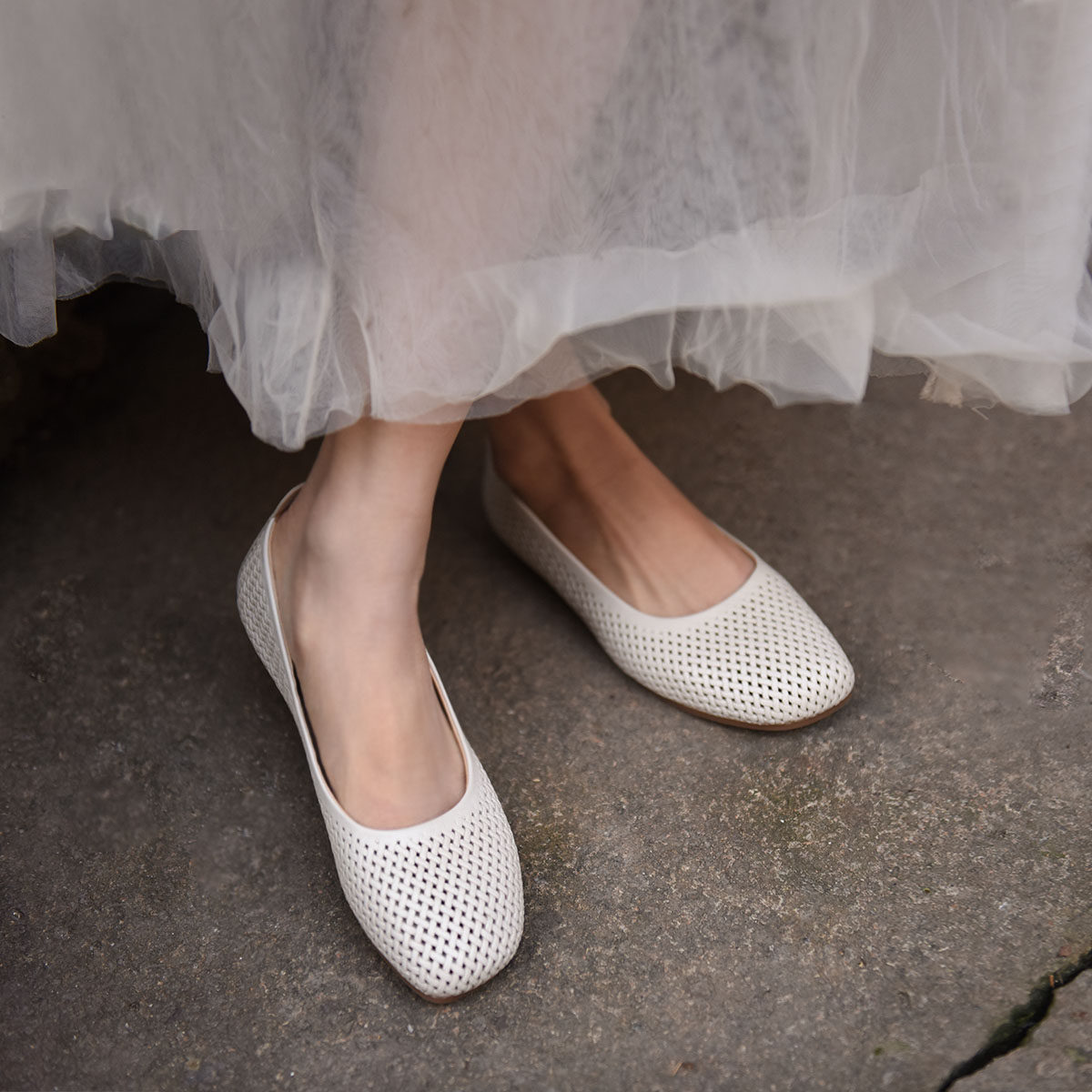 Artmu阿木镂空单鞋女平底舒适百搭妈妈鞋一脚蹬奶奶鞋2024新款