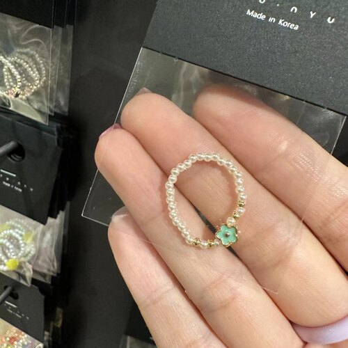 370423韩国东大门nyunyu金属釉面小花珍珠弹力绳戒指 - 图1