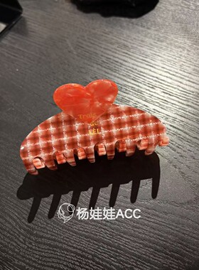 680513韩国东大门Trois de LEI新款高级感甜美彩色爱心抓夹
