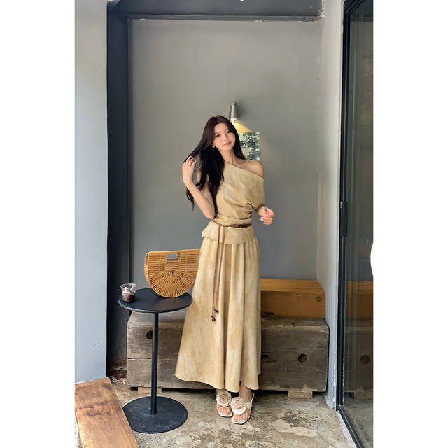 Sazuojia petite slanted shoulder/one-line collar top + skirt suit summer women's niche old money style ຊຸດສອງສິ້ນ