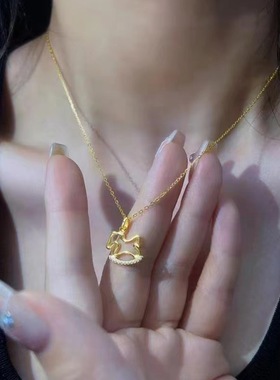 闪钻小木马项链女气质小众设计感ins风时尚吊坠批发锁骨链潮流