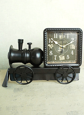 手工金属黑火车模型时钟摆件