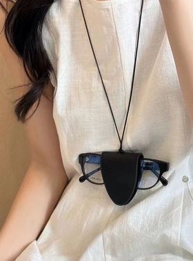 挂脖磁吸多功能皮革项链墨镜夹女户外旅行便携眼镜高颜值收纳配饰