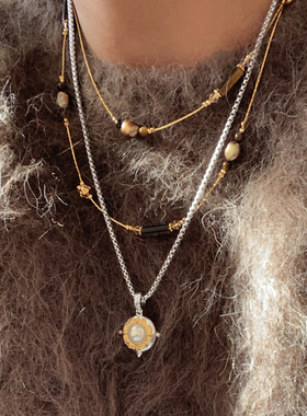 独特设计师珍珠吊坠项链女