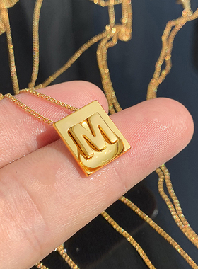 小金牌字母项链女金色