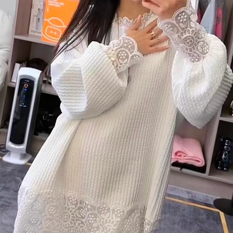 2025秋冬新款中长款长袖T恤女蕾丝拼接灯笼袖设计感显瘦内搭上衣,淘宝优惠券,粉丝福利购,淘宝优惠卷