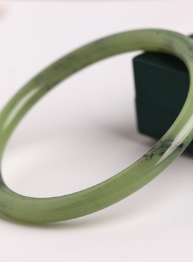 和田玉若羌黄口细圆条保真玉手镯