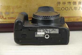 ກ້ອງຫຼັງ Canon 500D ດິຈິຕອລ SLR ລະດັບເຂົ້າບ້ານ ເລນທາງເລືອກ 15 ລ້ານພິກເຊລ