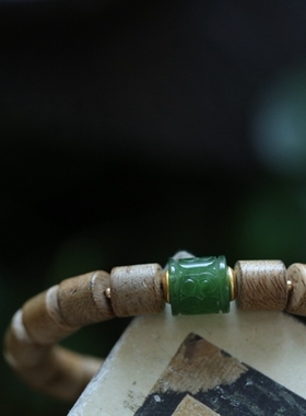 泼墨。沉香木碧玉桶珠手链