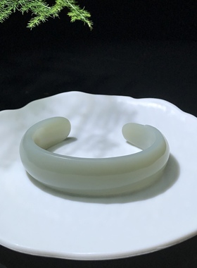 儒贤玉道新疆和田玉且末料奶蓝卡镯一级细料不盘自油的料子56内径