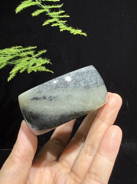 儒贤玉道新疆和田玉籽料青花大宽版满皮素圈手镯57内径