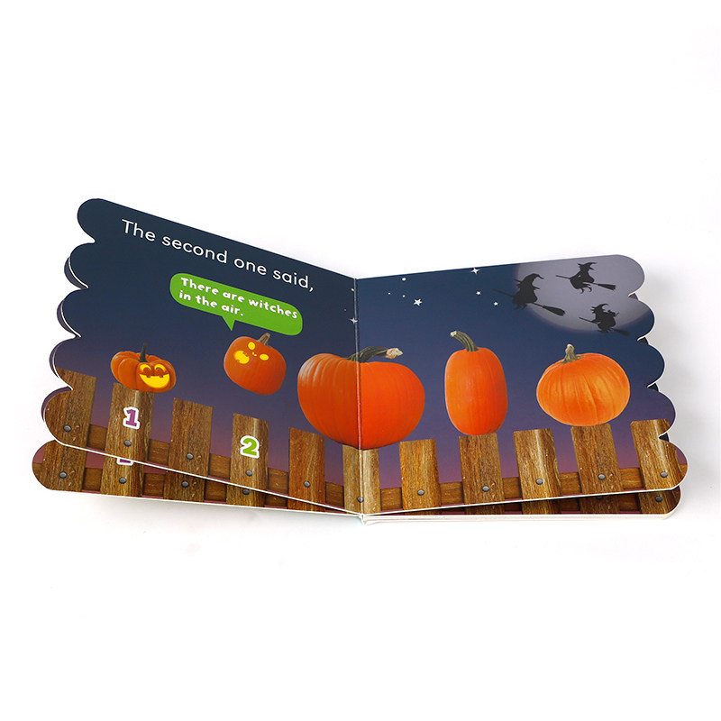 英文原版 Five Little Pumpkins 五个小南瓜 一起数南瓜 2-6岁儿童宝宝趣味益智启蒙思想纸板书 数字主题绘本