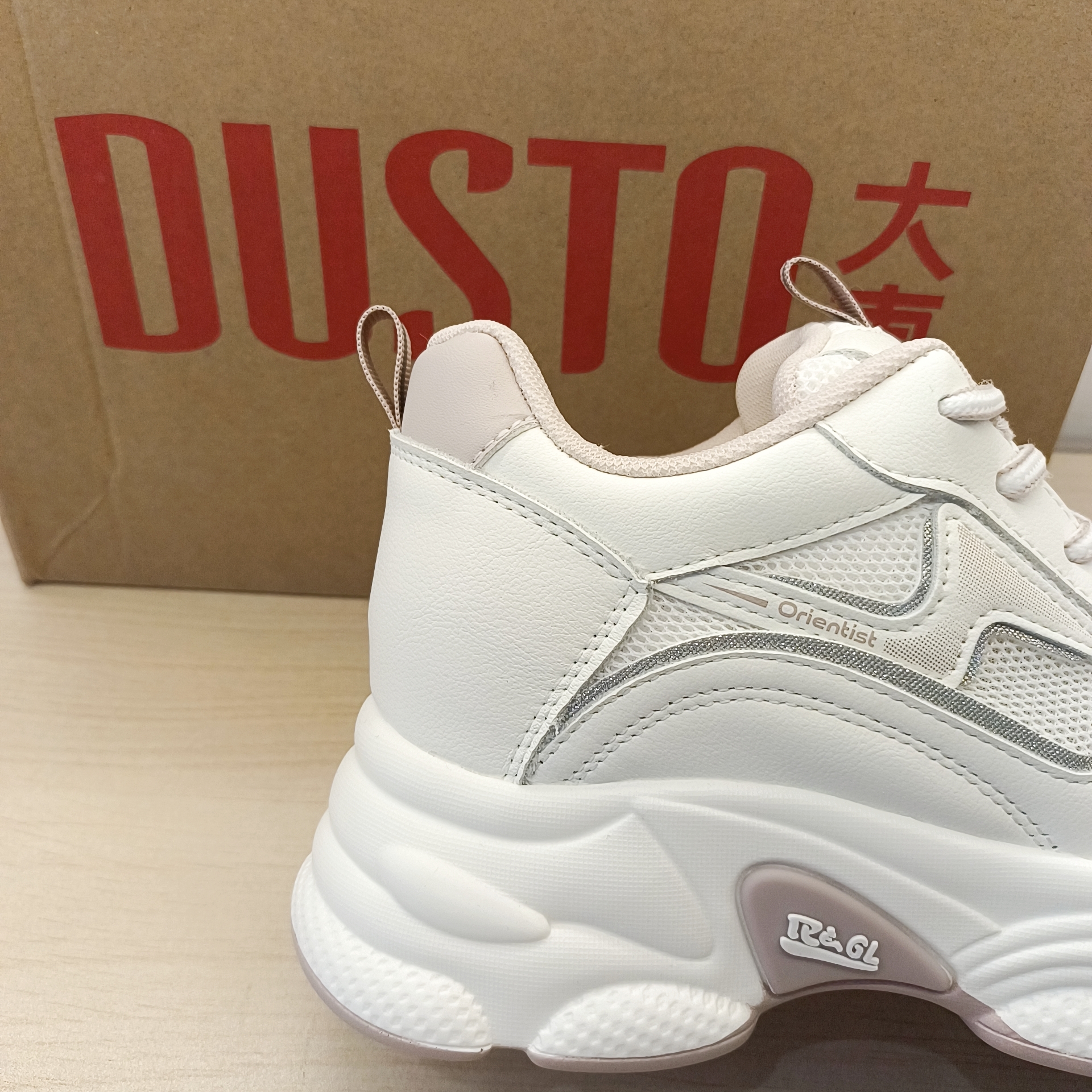 大东时尚老爹鞋女鞋2025春季新款内增高高跟圆头系带1310T - 图1