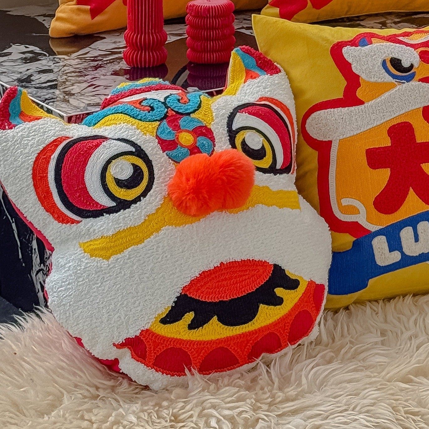 2026新年国潮抱枕醒狮公仔喜庆客厅沙发靠垫结婚马年吉祥物靠枕套,淘宝优惠券,粉丝福利购,淘宝优惠卷