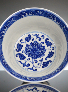 青花蓬莱宝莲纹内画酥油灯