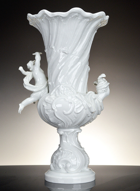 天鹅系列纯白式样浮雕台面花瓶