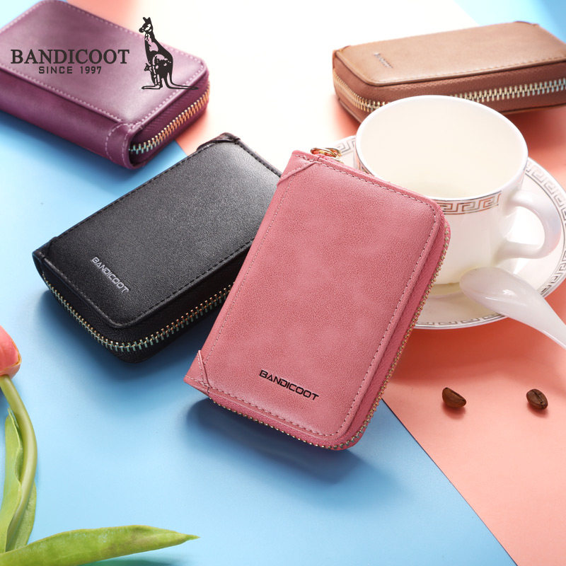  时尚风格袋鼠卡包