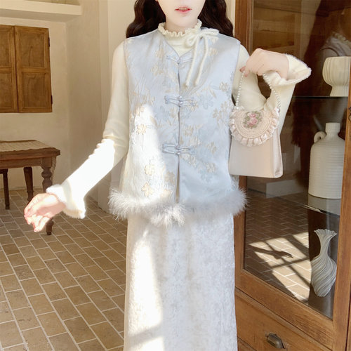 【Dear YN】新年战袍 新中式国风提花鸵鸟毛烫金夹棉马甲盘扣坎肩 - 图0