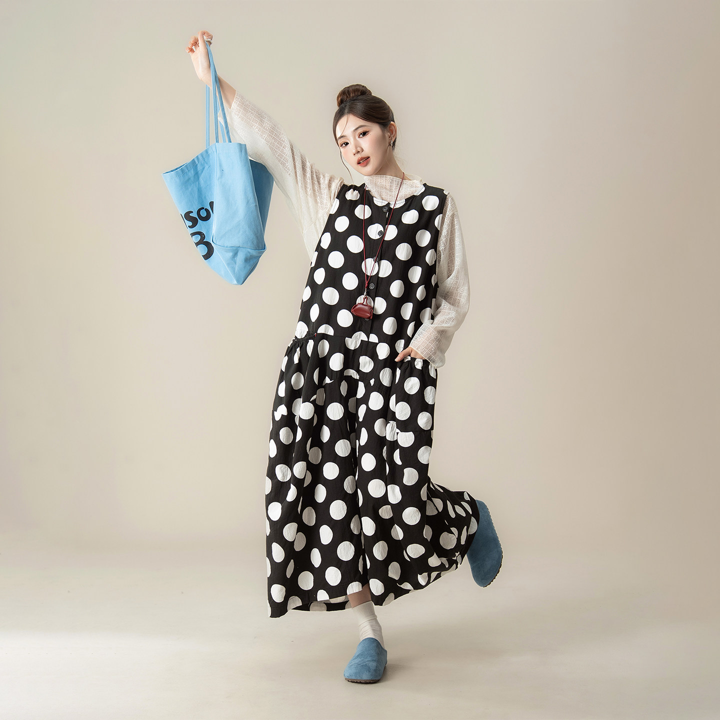 黑色慵懒风单排扣波点背带裤女春季新款休闲宽松显瘦阔腿裤连体裤,淘宝优惠券,粉丝福利购,淘宝优惠卷