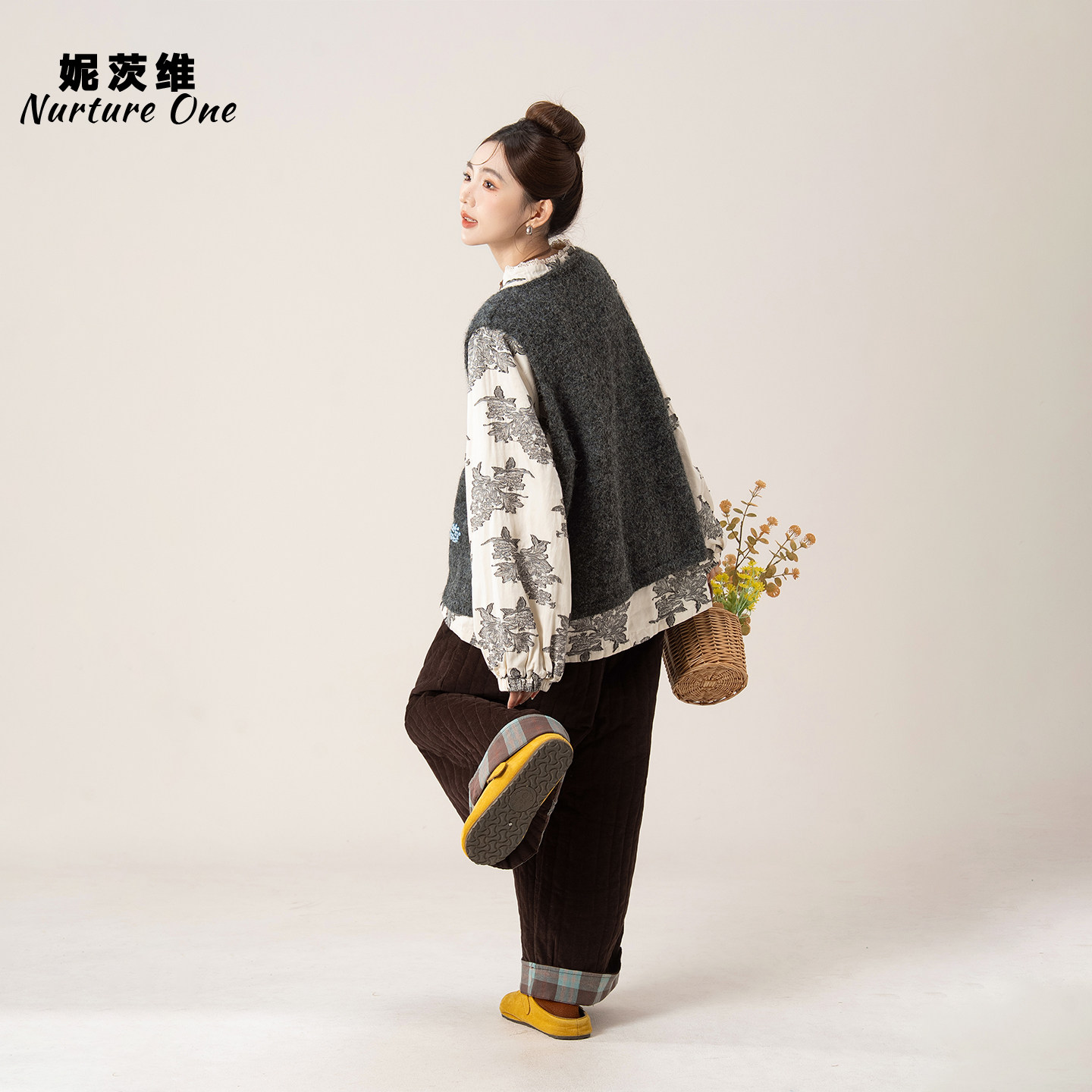 炭灰色立体花朵提花针织马甲女冬季新款叠穿夹棉印花长袖衬衫套装,淘宝优惠券,粉丝福利购,淘宝优惠卷