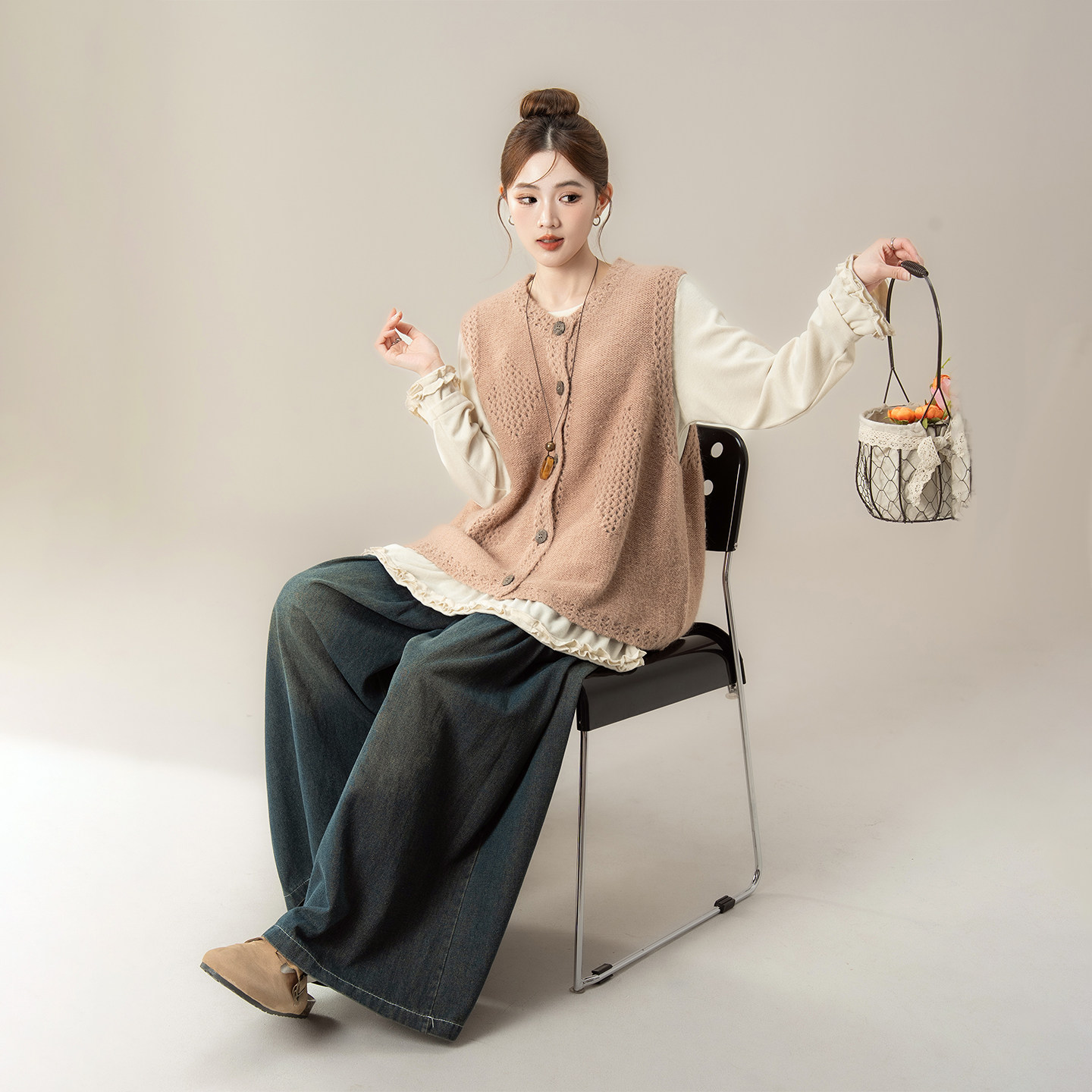 日系镂空钩花马甲背心女春季新款叠穿木耳花边T恤牛仔阔腿裤套装,淘宝优惠券,粉丝福利购,淘宝优惠卷