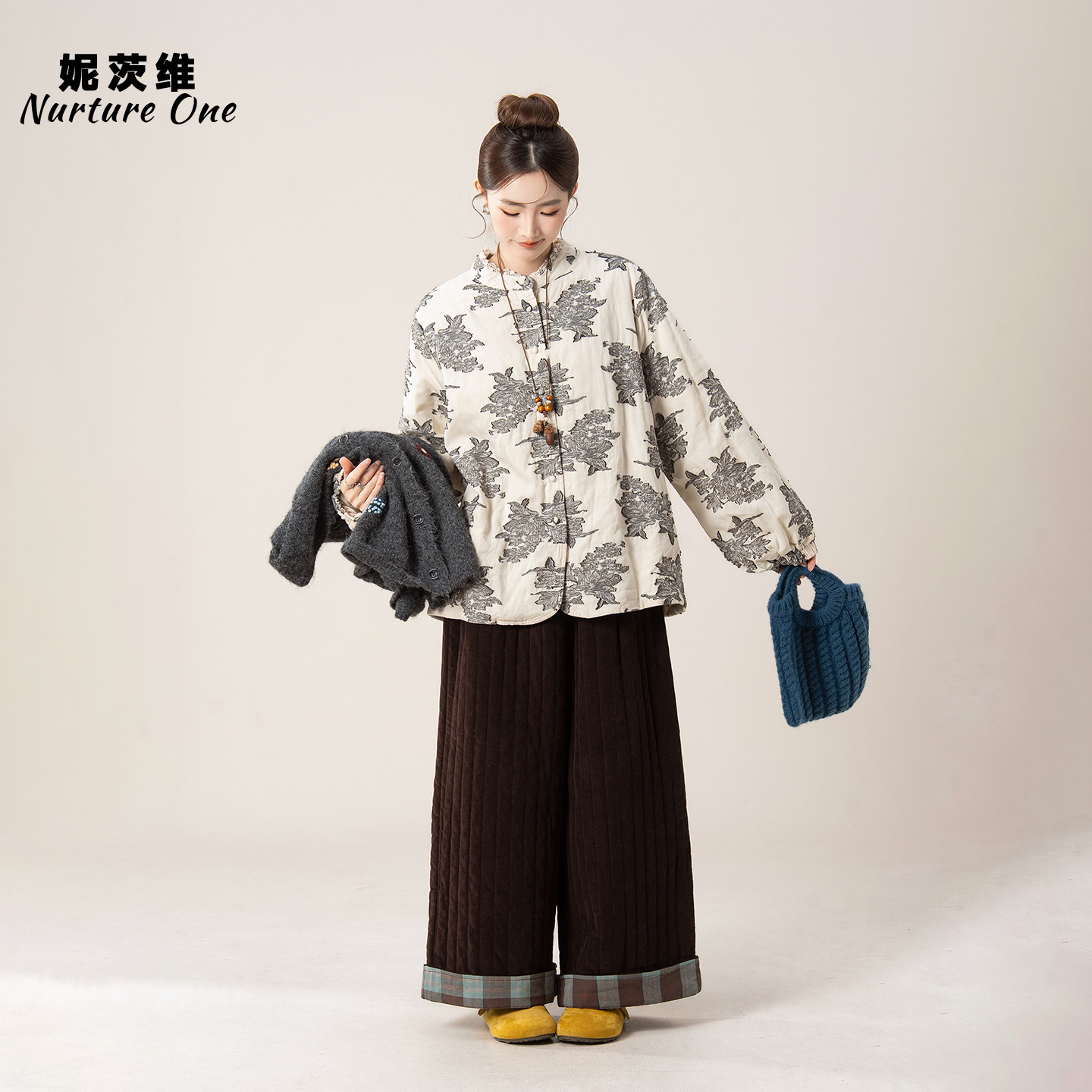 炭灰色立体花朵提花针织马甲女冬季新款叠穿夹棉印花长袖衬衫套装,淘宝优惠券,粉丝福利购,淘宝优惠卷