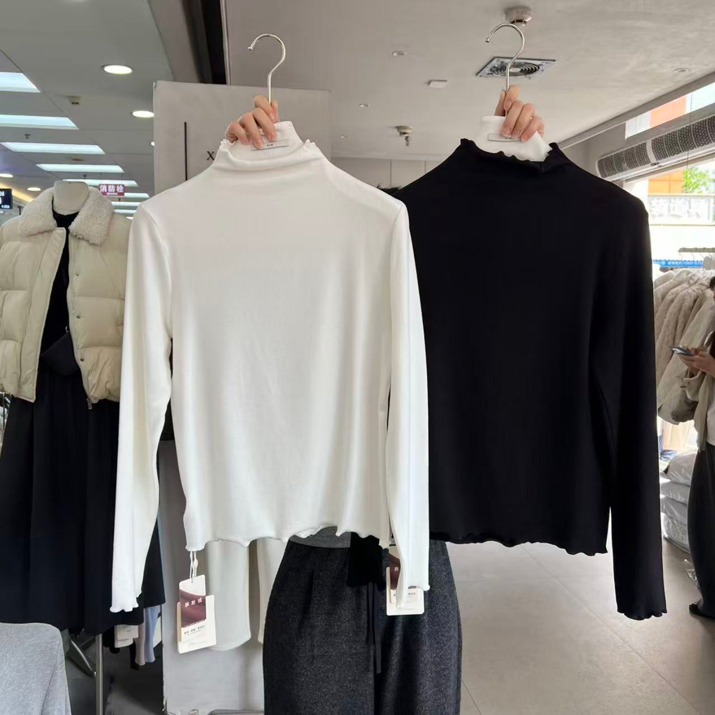 XHM11168磨毛保暖花边领打底衫内搭上衣女 - 图0