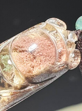 天然粉幽灵金蟾吊坠一名惊人男女