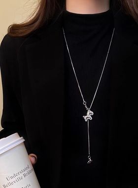 长款小马吊坠项链女秋冬气质高级感毛衣链小众设计挂脖轻奢配饰品
