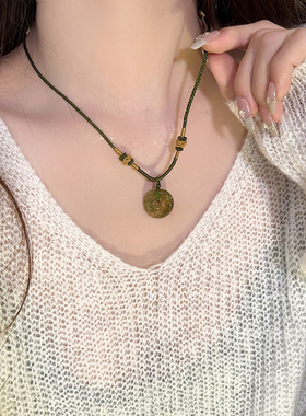 新中式复古深绿平安扣项链女轻奢小众高级感锁骨链复古颈链配饰品